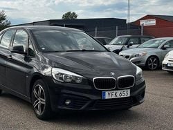 Mörkbrun (brun) Begagnad 2016 BMW 218 Active Tourer Sport Line Minibuss | 149 500 kr (Dyr)