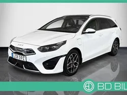 Vit Begagnad 2022 Kia Ceed Advance Kombi | 227 900 kr (Marknadspris)