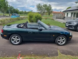 Grön Begagnad 2001 Mazda MX5 Cab | 59 000 kr (Marknadspris)