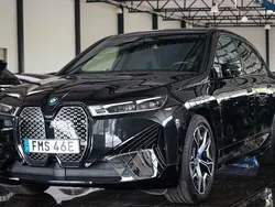 Svart Begagnad 2022 BMW iX Sport Line SUV | 644 500 kr
