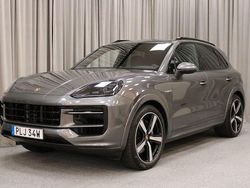 Grå metallic (quarzite grey) Begagnad 2024 Porsche Cayenne Sport SUV | 1 119 000 kr