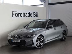 Grå Begagnad 2024 BMW 330e M Sport Kombi | 489 000 kr (Marknadspris)