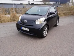 Svart Begagnad 2009 Toyota iQ Halvkombi | 32 900 kr (Marknadspris)