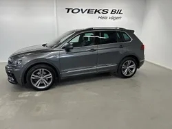 Mörkgrå (indium grey metallic) Begagnad 2020 VW Tiguan R-line SUV | 259 800 kr (Marknadspris)