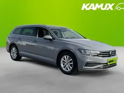Silver/grå Begagnad 2022 VW Passat Kombi | 228 700 kr (Bra pris)