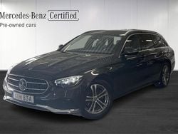 Grå (grey) Begagnad 2022 Mercedes E220 Kombi | 389 900 kr (Marknadspris)