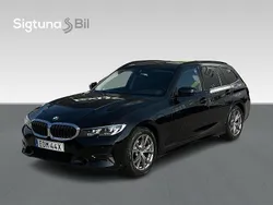 Svart Begagnad 2021 BMW 320 Sport Line Kombi | 294 900 kr (Bra pris)