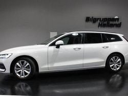 Vit Begagnad 2020 Volvo V60 Momentum Kombi | 229 900 kr (Marknadspris)