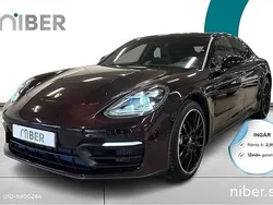 Röd Begagnad 2022 Porsche Panamera 4 Sedan | 1 049 000 kr (Lite dyr)