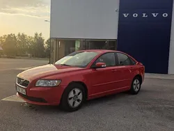 Röd Begagnad 2009 Volvo S40 Momentum Sedan | 25 500 kr (Superpris)