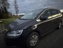 Grå Begagnad 2013 VW Sharan Minibuss | 85 000 kr (Superpris)