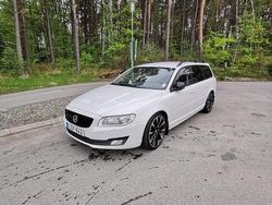 Vit Begagnad 2016 Volvo V70 Standard Kombi | 130 000 kr (Marknadspris)