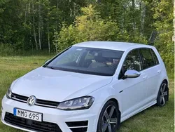Vit Begagnad 2014 VW Golf VII R Halvkombi | 195 000 kr (Marknadspris)