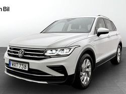 Vit Begagnad 2023 VW Tiguan Elegance SUV | 384 900 kr (Marknadspris)