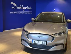 Grå Begagnad 2021 Ford Mustang Mach-E SUV | 429 000 kr (Lite dyr)