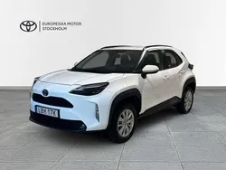 Vit Begagnad 2023 Toyota Yaris Cross Active SUV | 274 900 kr (Marknadspris)
