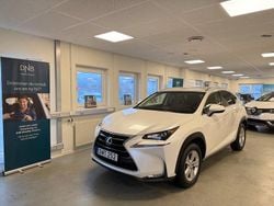 Vit Begagnad 2016 Lexus NX300h Business Edition SUV | 209 900 kr (Marknadspris)