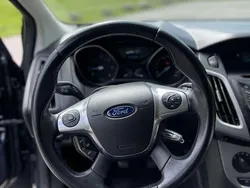 Grå Begagnad 2013 Ford Focus Trend Halvkombi | 59 500 kr (Marknadspris)