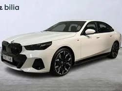 Vit Begagnad 2024 BMW i5 M Sport Sedan | 748 600 kr