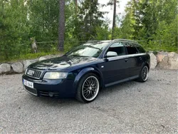Blå Begagnad 2003 Audi S4 Sport Kombi | 80 000 kr