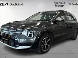 Grå Begagnad 2023 Kia Niro SUV | 309 200 kr (Superpris)
