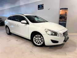 Vit Begagnad 2012 Volvo V60 Momentum Kombi | 105 000 kr (Marknadspris)