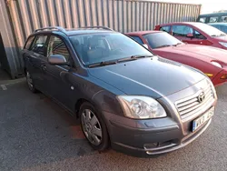 Grå Begagnad 2004 Toyota Avensis Kombi | 37 500 kr