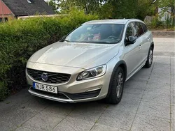 Brun Begagnad 2017 Volvo V60 CC Momentum Kombi | 215 000 kr (Bra pris)