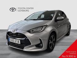 Silver Begagnad 2024 Toyota Yaris Hybrid Active Halvkombi | 259 900 kr (Lite dyr)