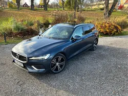 Blå Begagnad 2022 Volvo V60 Inscription Kombi | 289 000 kr (Marknadspris)