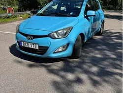 Röd Begagnad 2014 Hyundai i20 Premium Halvkombi | 35 000 kr (Superpris)