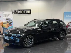 Svart Begagnad 2020 BMW 330e M Sport Kombi | 329 900 kr (Marknadspris)