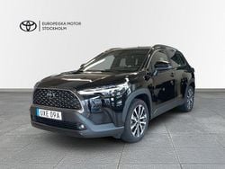 Svart Begagnad 2025 Toyota Corolla Cross Style SUV | 389 900 kr (Marknadspris)