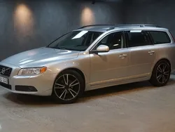 Ljusgrå Begagnad 2012 Volvo V70 Momentum Kombi | 99 900 kr (Marknadspris)