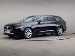 Svart (black (solid)) Begagnad 2022 Volvo V90 Momentum Kombi | 315 000 kr (Marknadspris)