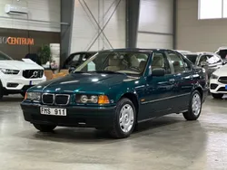 Mörkgrön Begagnad 1998 BMW 318 Sedan | 89 900 kr