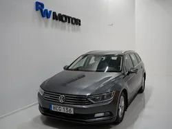 Mörkgrå (grå) Begagnad 2015 VW Passat Kombi | 108 900 kr (Marknadspris)