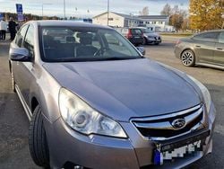 Silver Begagnad 2011 Subaru Legacy Sedan | 95 000 kr (Bra pris)