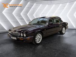 Mörkröd Begagnad 1998 Jaguar XJ Sovereign Sedan | 99 000 kr