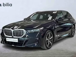 Svart Begagnad 2025 BMW 530e Kombi | 714 900 kr