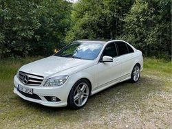 Vit Begagnad 2011 Mercedes C220 Avantgarde Sedan | 110 000 kr (Marknadspris)