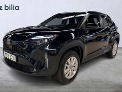 Svart Begagnad 2025 Toyota Yaris Hybrid Active SUV | 279 900 kr (Dyr)