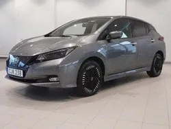 Grå Begagnad 2023 Nissan Leaf Acenta Halvkombi | 239 900 kr (Lite dyr)