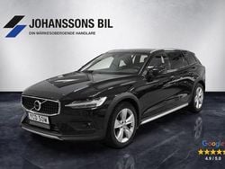 Svart Begagnad 2019 Volvo V60 CC Pro Kombi | 299 900 kr (Marknadspris)