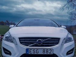 Vit Begagnad 2012 Volvo V60 Momentum Kombi | 79 000 kr (Bra pris)