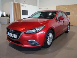 Röd Begagnad 2016 Mazda 3 Inclusive Halvkombi | 124 900 kr (Bra pris)