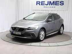Grå Begagnad 2017 Volvo V40 CC Kombi | 219 500 kr (Lite dyr)