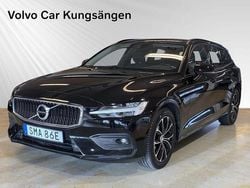 Svart Begagnad 2019 Volvo V60 Momentum Kombi | 259 900 kr (Marknadspris)
