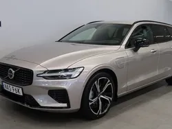 Grå Ny 2024 Volvo V60 Plus Kombi | 606 900 kr