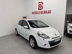 Vit Begagnad 2011 Renault Clio R.S. Halvkombi | 38 900 kr (Marknadspris)